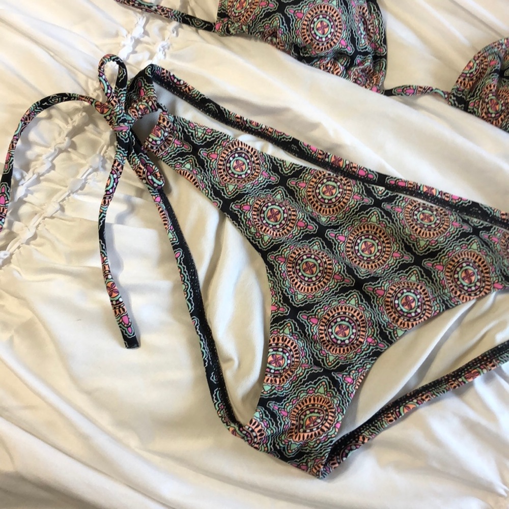 Pattern Bikini 👙 - Picture 3 of 5
